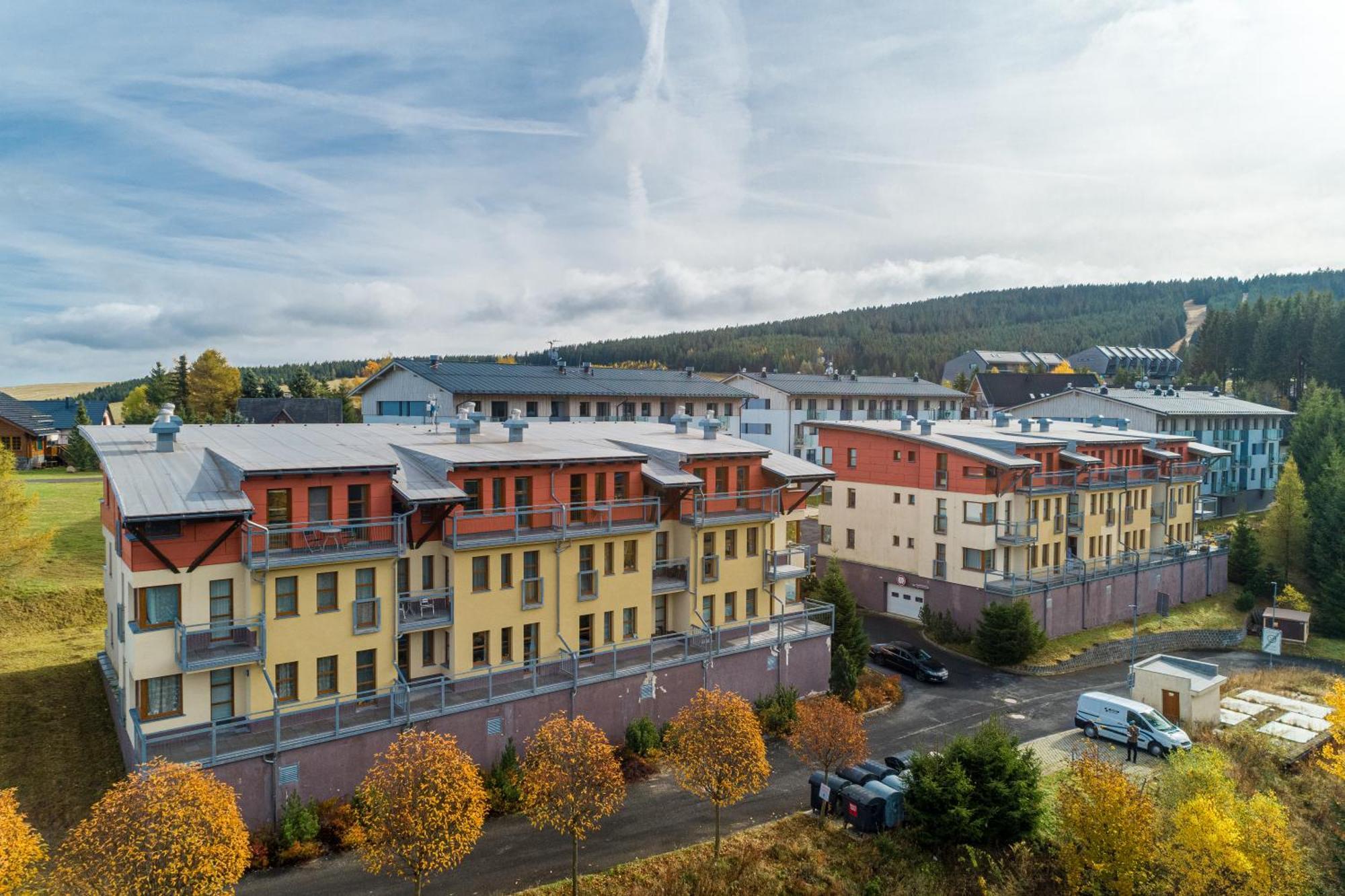 K2 Aparthotel Klinovec Views - Mezonet Apt Loučná pod Klínovcem Eksteriør bilde